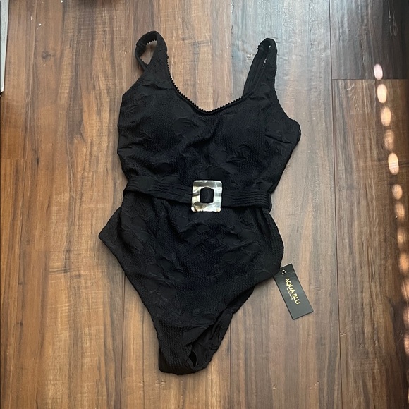 New Aqua Blu  Black Textured One-Piece Swimsuit with Decorative Buckle size 12 - Picture 4 of 12